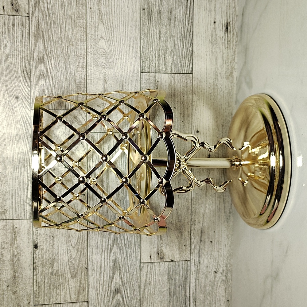 Bath & Body Works Coquette Gold Bow Lamp 3-Wick Candle Holder NWT - Picture 3 of 8